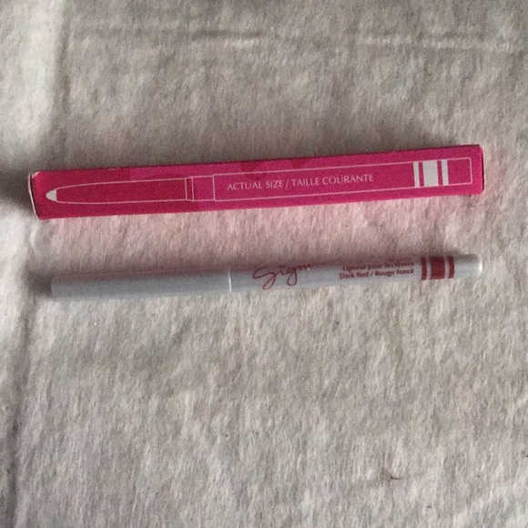 Mary Kay Signature lip liner color dark red retractable stick - Picture 2 of 4